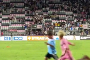 什么是“桥牌”里的信息传递？解析为何它能成为顶级精英的智力游戏。（解密桥牌的信息传递：它为何成为顶尖精英的智力游戏）